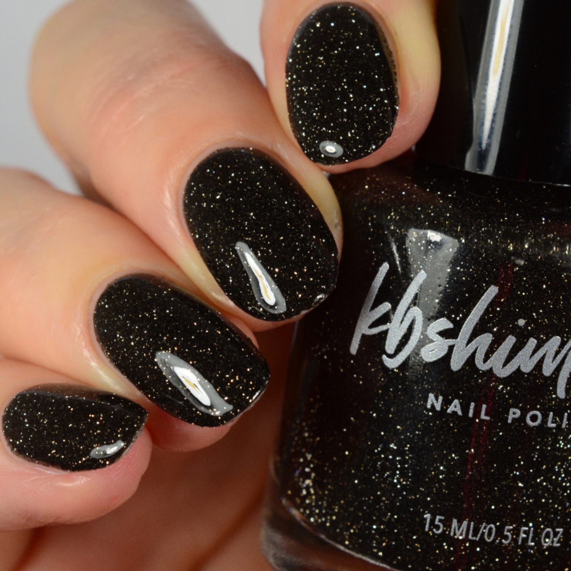 Manicure of the Month: Gold Glitter Star Nails - living after midnite