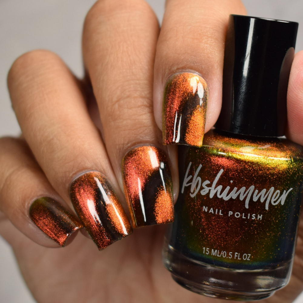 Heated Up Multichrome Magnetic Nail Polish - Image 8