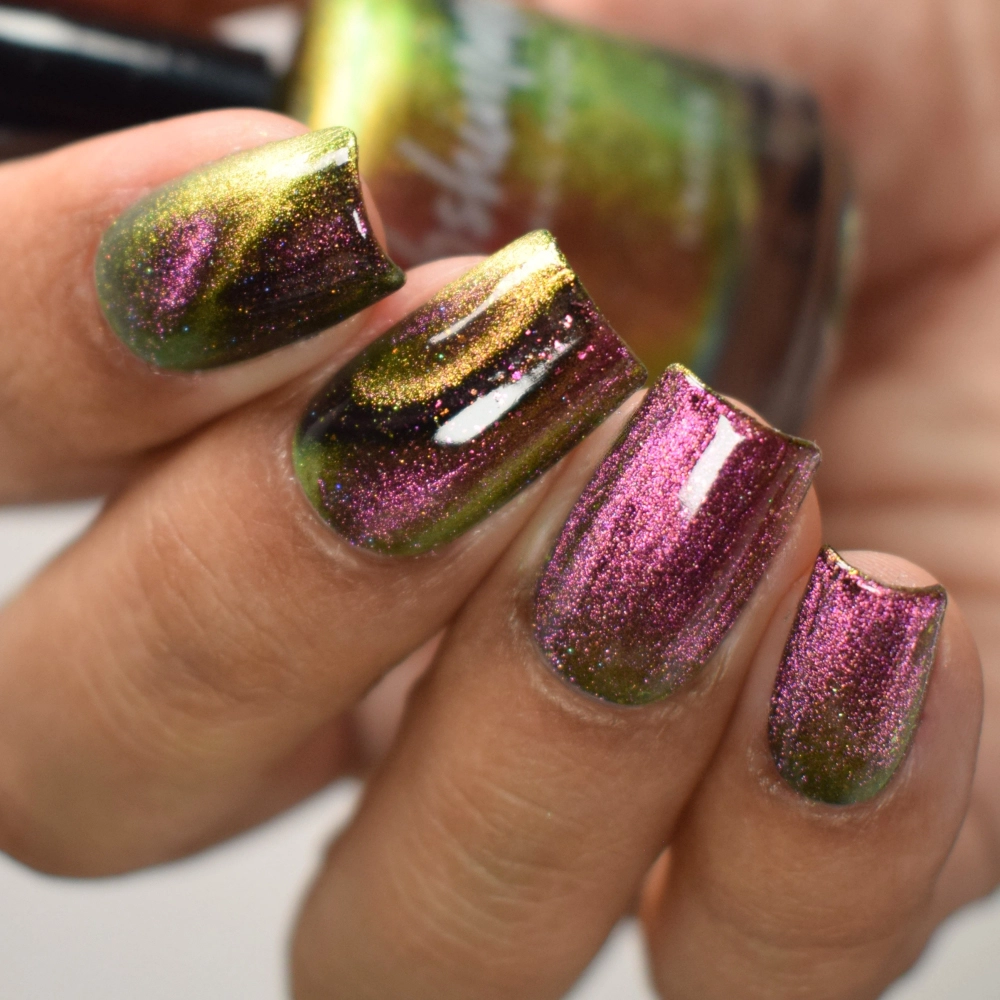 Crater To Me Multichrome Magnetic Nail Polish - Image 6