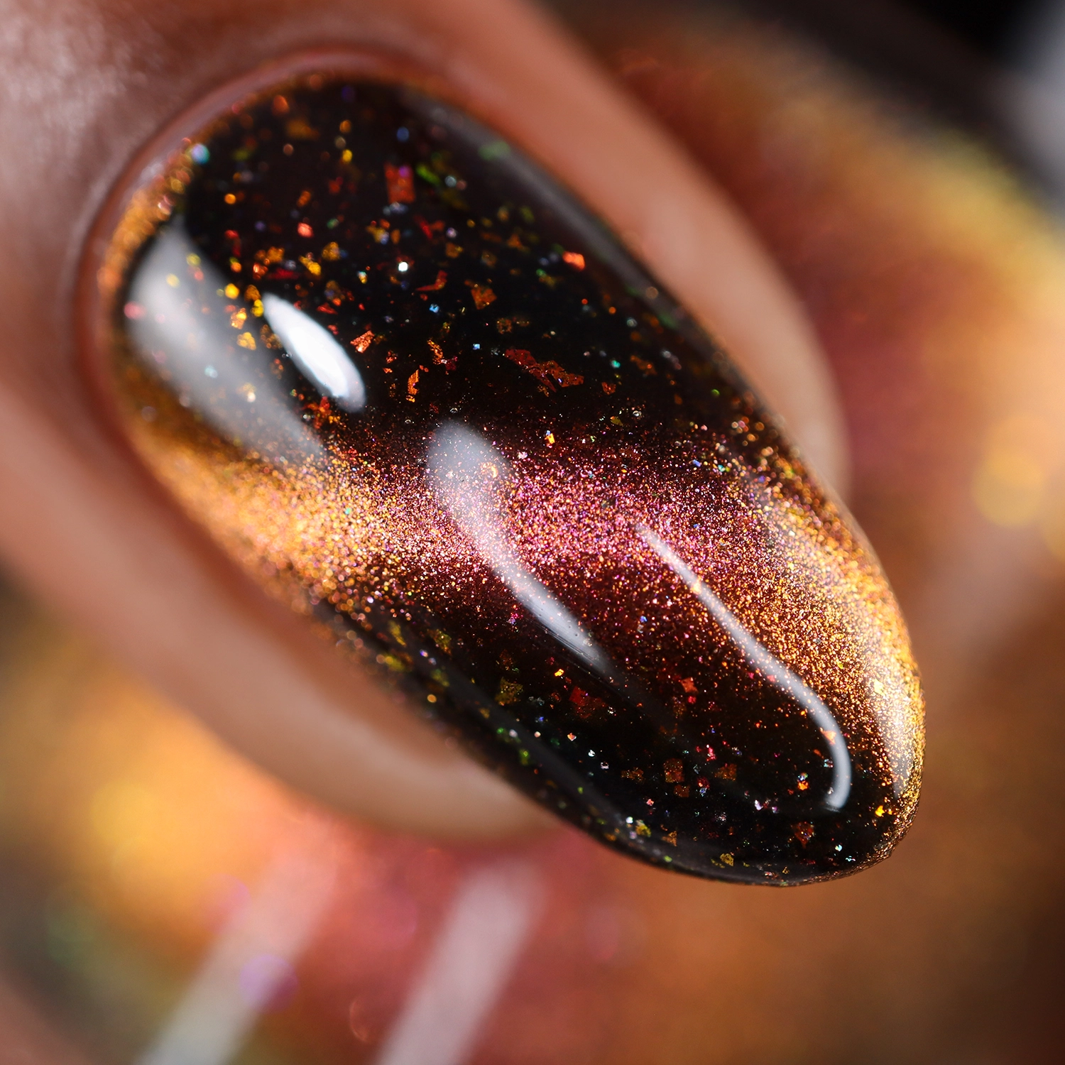 Simply Mars-velous Multichrome Magnetic Nail Polish - Image 7