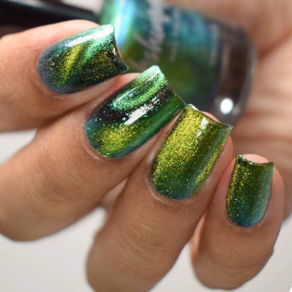 UFOh Yeah! Multichrome Magnetic Nail Polish - Image 4